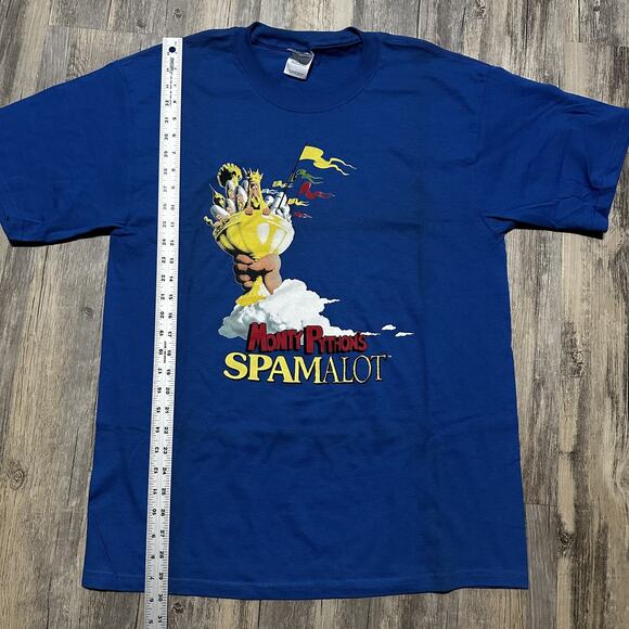 Spamalot Monty Python Mens Large Blue Broadway Musical Comedy Graphic Tee - Picture 2 of 7